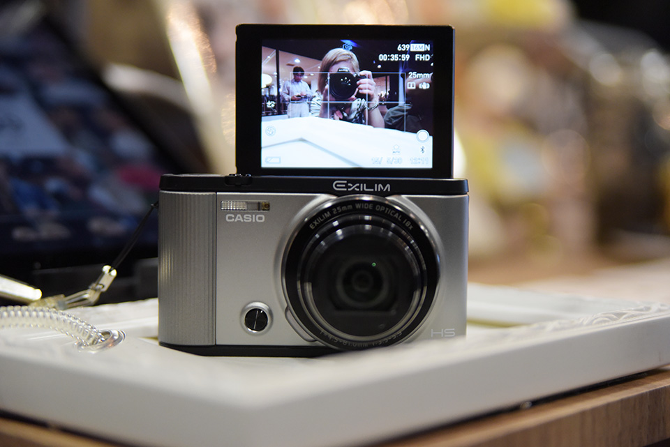 東京カメラ部2015写真展 カシオ計算機 ブースレポート 「EXILIM 自分撮り Cafe」