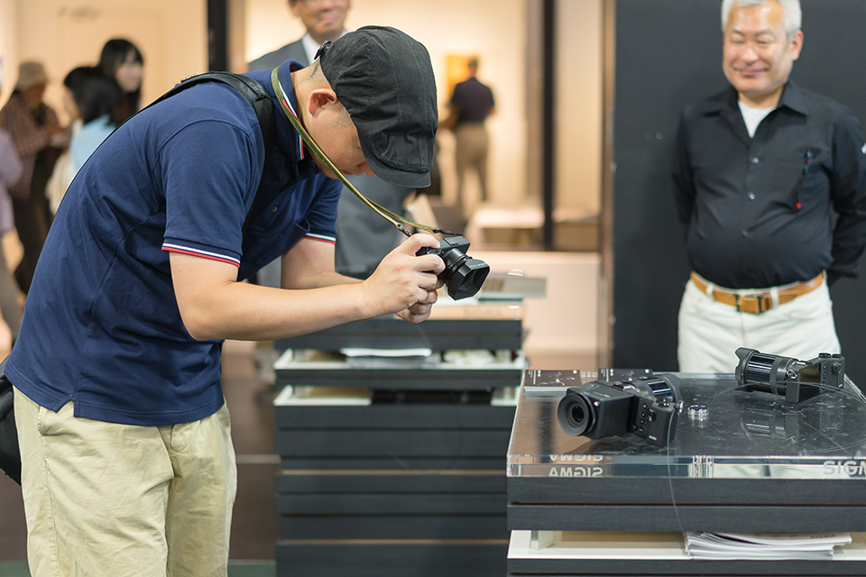 写真展の様子：東京カメラ部2024写真展