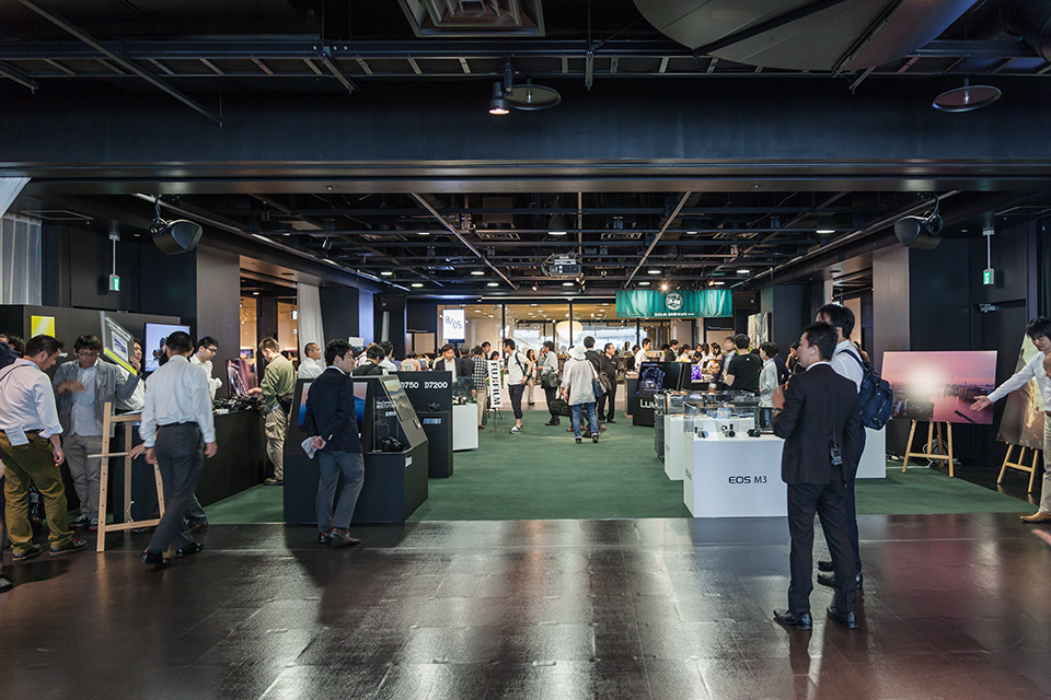 写真展の様子：東京カメラ部2015写真展