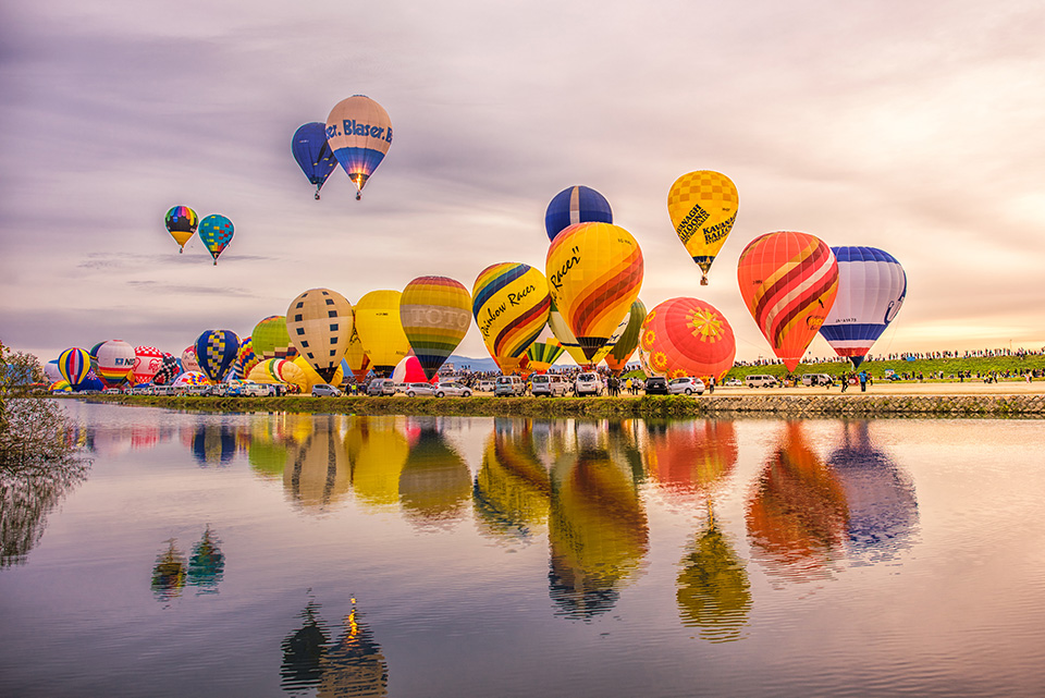 東京カメラ部10選 藤原嘉騎、別所隆弘、八木千賀子×特定非営利活動法人 熱気球運営機構 会長 町田耕造×佐賀市 経済部 2016熱気球世界選手権 推進室広報・イベント係長 杠 精士郎「大空を撮ろう！ ～被写体としての熱気球の魅力～」