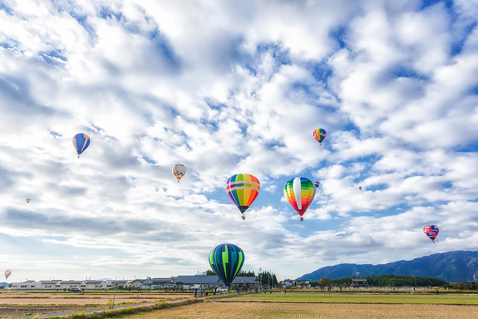 東京カメラ部10選 藤原嘉騎、別所隆弘、八木千賀子×特定非営利活動法人 熱気球運営機構 会長 町田耕造×佐賀市 経済部 2016熱気球世界選手権 推進室広報・イベント係長 杠 精士郎「大空を撮ろう！ ～被写体としての熱気球の魅力～」