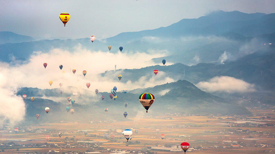 東京カメラ部10選 藤原嘉騎、別所隆弘、八木千賀子×特定非営利活動法人 熱気球運営機構 会長 町田耕造×佐賀市 経済部 2016熱気球世界選手権 推進室広報・イベント係長 杠 精士郎「大空を撮ろう！ ～被写体としての熱気球の魅力～」