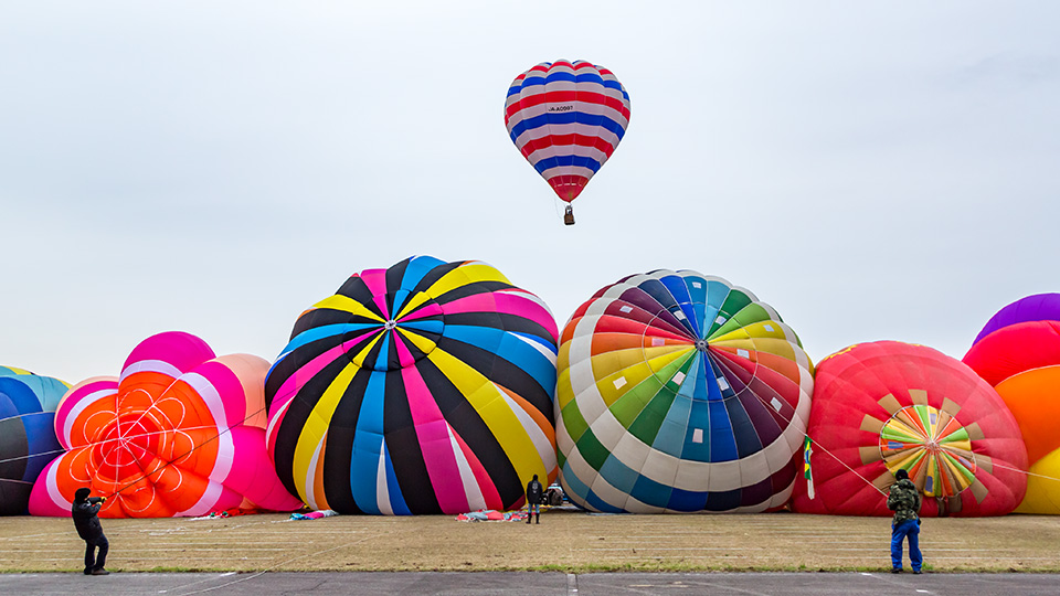 東京カメラ部10選 藤原嘉騎、別所隆弘、八木千賀子×特定非営利活動法人 熱気球運営機構 会長 町田耕造×佐賀市 経済部 2016熱気球世界選手権 推進室広報・イベント係長 杠 精士郎「大空を撮ろう！ ～被写体としての熱気球の魅力～」