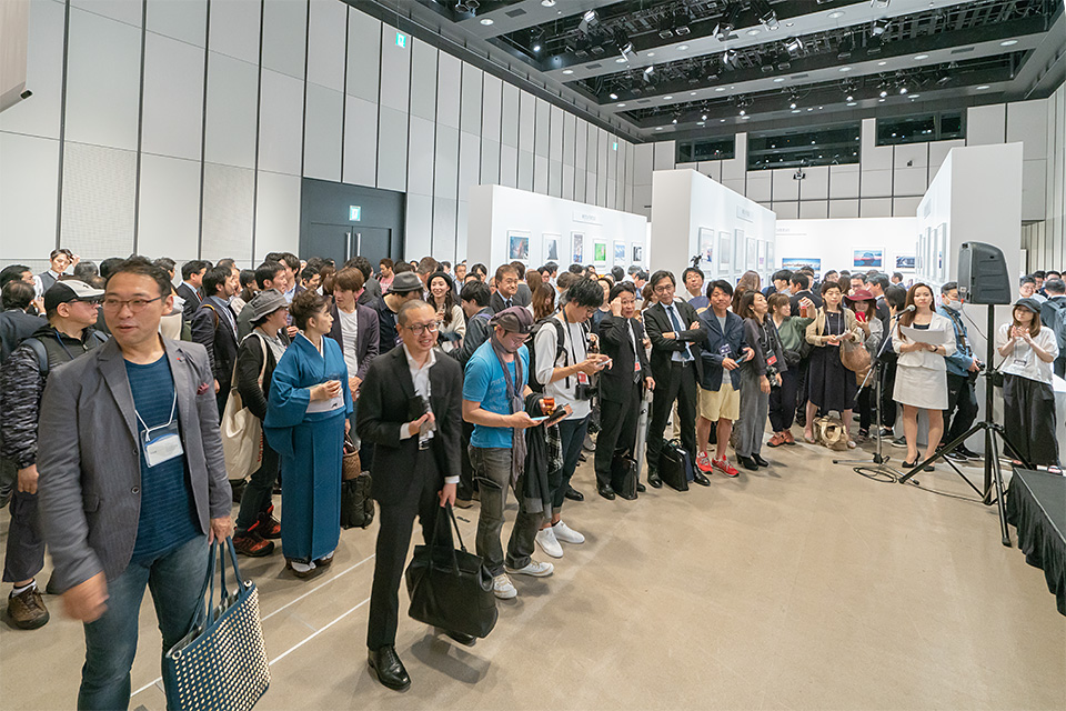 レセプションの様子：東京カメラ部2018写真展