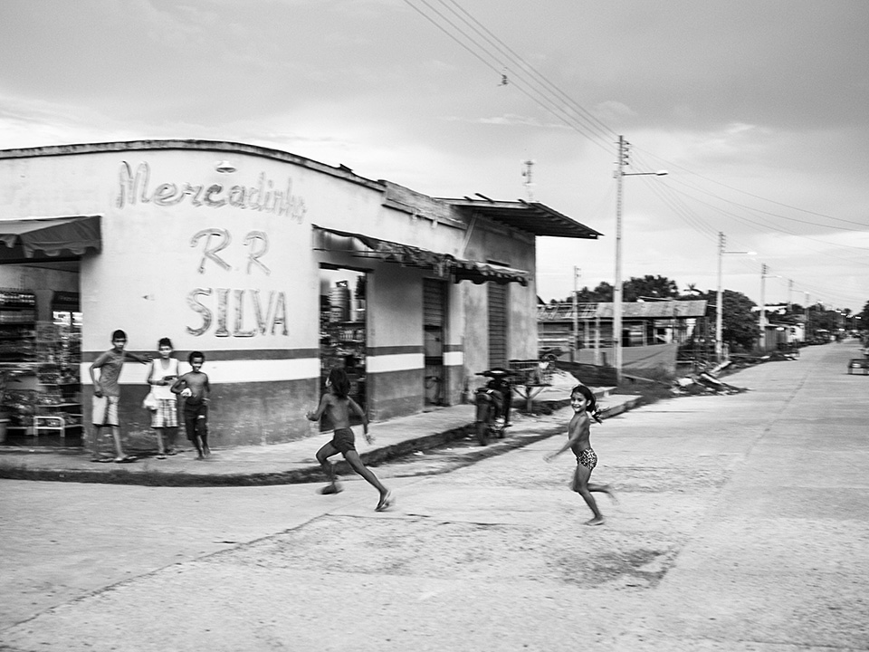 キヤノンマーケティングジャパン：写真家 渋谷敦志、株式会社日本写真企画 フォトコン編集部 副編集長 坂本太士「RF レンズで見つめるスナップとポートレートの あいだ　～RF24-240mm F4-6.3 IS USMの魅力を語る～」