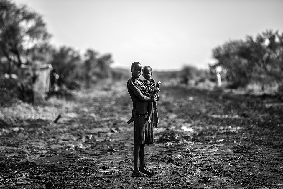 キヤノンマーケティングジャパン：写真家 渋谷敦志、株式会社日本写真企画 フォトコン編集部 副編集長 坂本太士「RF レンズで見つめるスナップとポートレートの あいだ　～RF24-240mm F4-6.3 IS USMの魅力を語る～」