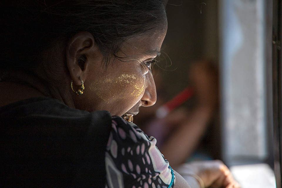 キヤノンマーケティングジャパン：写真家 渋谷敦志、株式会社日本写真企画 フォトコン編集部 副編集長 坂本太士「RF レンズで見つめるスナップとポートレートの あいだ　～RF24-240mm F4-6.3 IS USMの魅力を語る～」