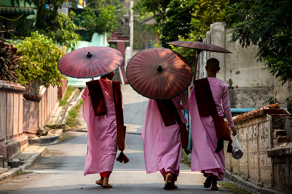 キヤノンマーケティングジャパン：写真家 渋谷敦志、株式会社日本写真企画 フォトコン編集部 副編集長 坂本太士「RF レンズで見つめるスナップとポートレートの あいだ　～RF24-240mm F4-6.3 IS USMの魅力を語る～」