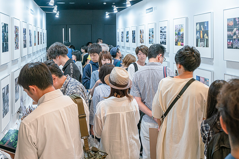 写真展の様子：東京カメラ部2019写真展