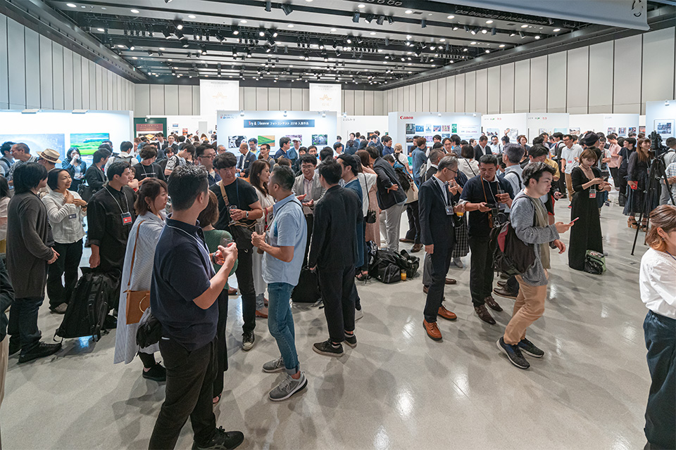レセプションの様子：東京カメラ部2019写真展